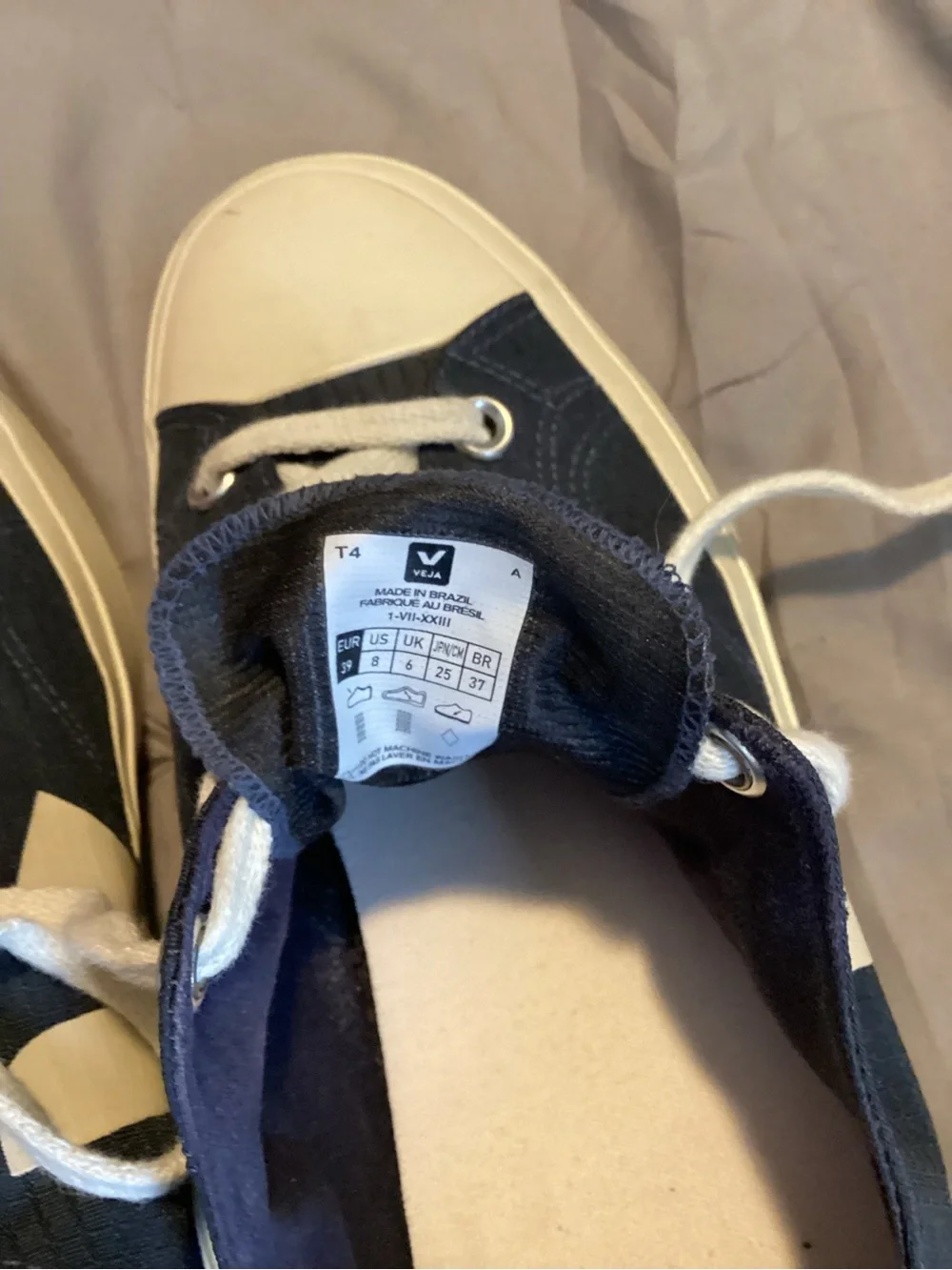 Veja Navy Wata ll low top canvas sneakers